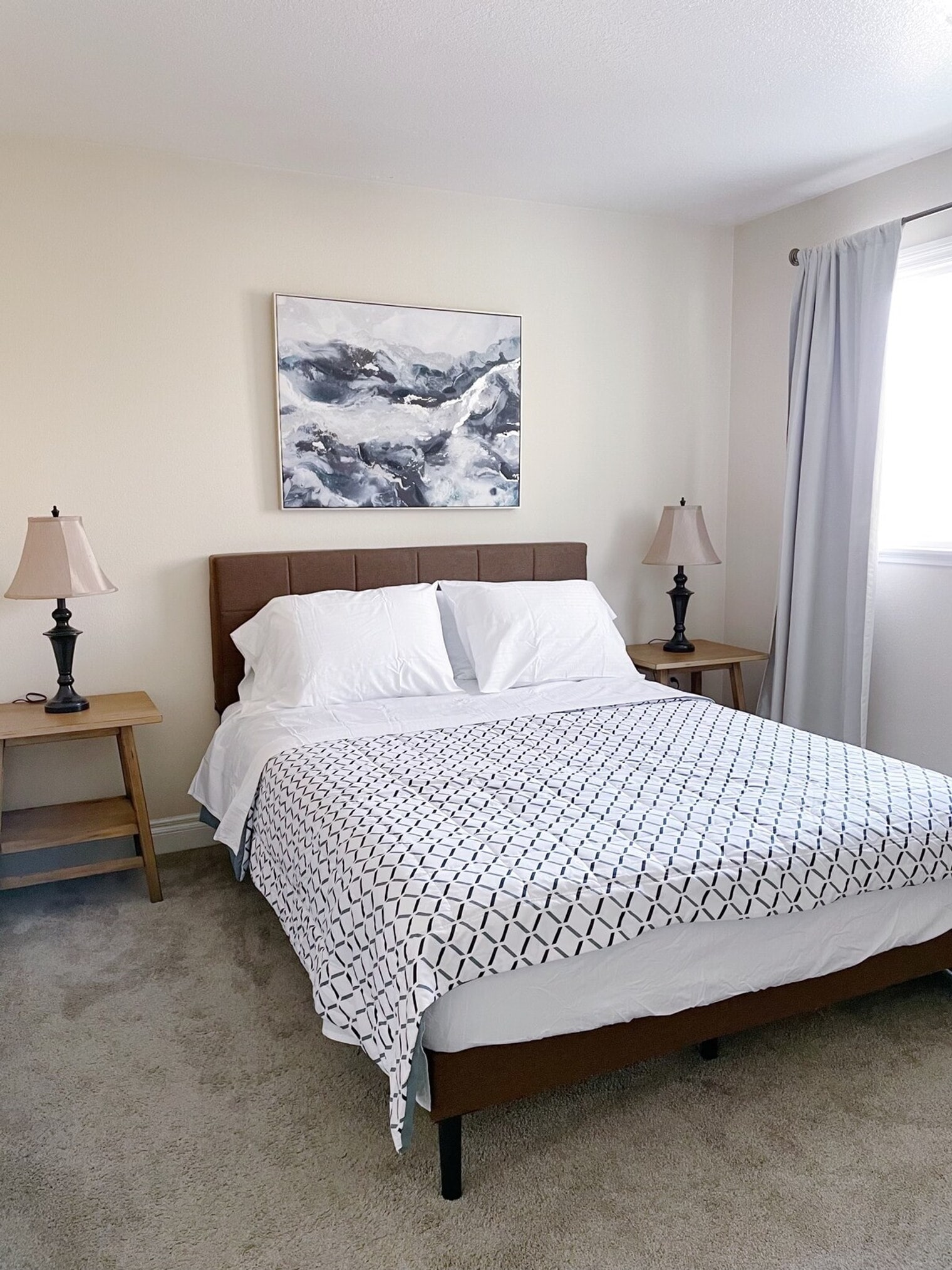 Building Photo - 243 W 13th Ave