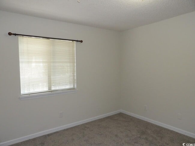 Building Photo - 1095 Plantation Dr