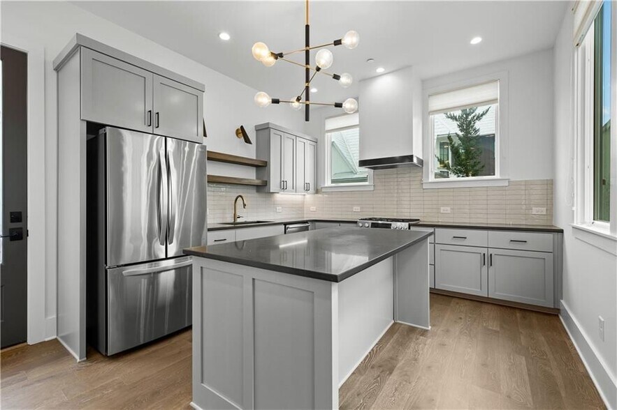 Building Photo - 255 High St