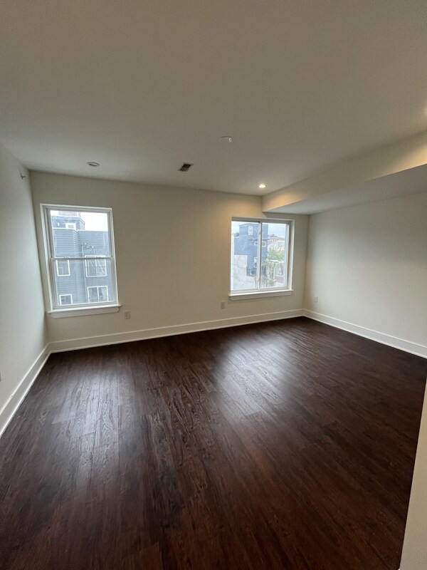 Building Photo - 1219 N 5th St