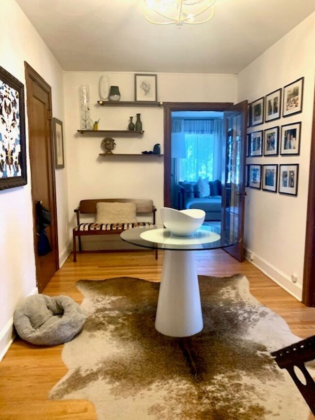 Interior Photo - Sir Galahad