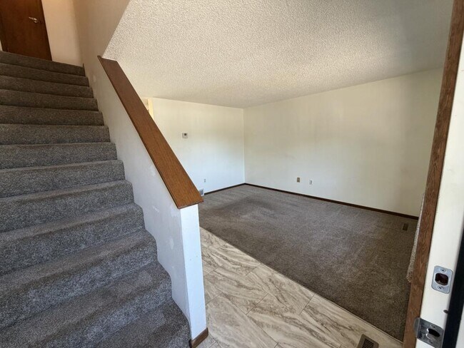 Building Photo - 418 Mulberry Dr