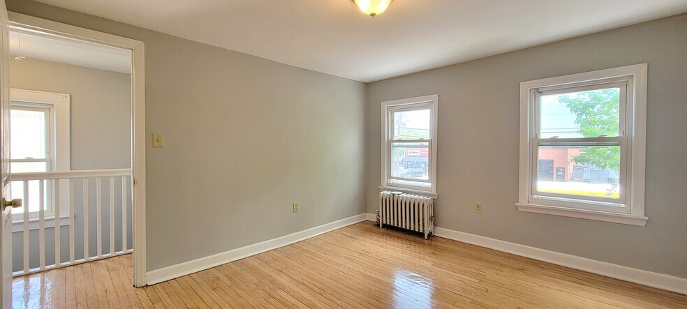 Front BR / LR - 241 Main St