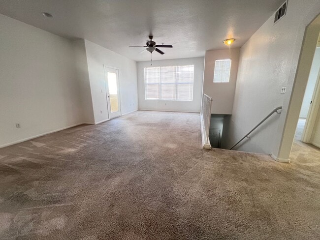 Building Photo - MOVE IN TODAY! 2 bed 2 bath condo close to Aliante Casino