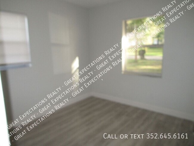 Building Photo - 1309 NE 20th St