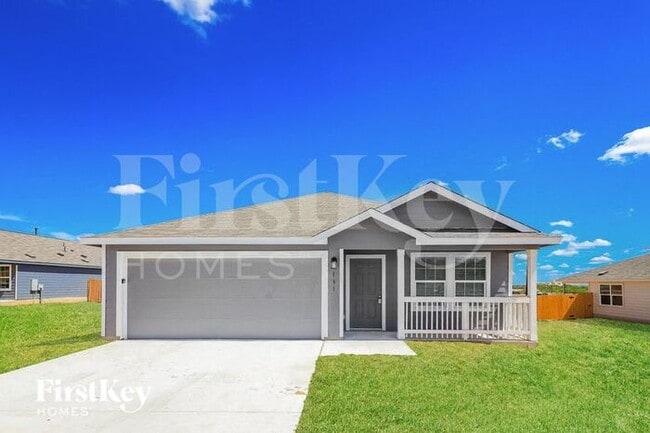 Primary Photo - 131 Agave Cir