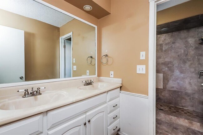 Building Photo - 2705 Pinto Trail