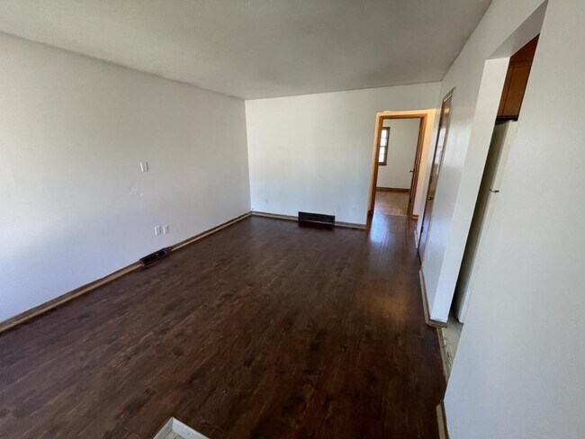 Building Photo - 4619 Aurora Ave