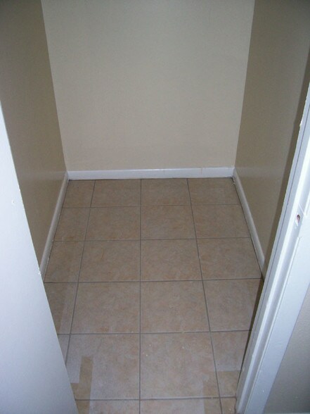 Building Photo - 603 Sunset Ln
