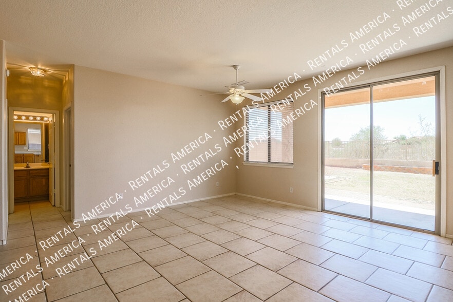 Building Photo - 17547 W Coyote Trail Dr