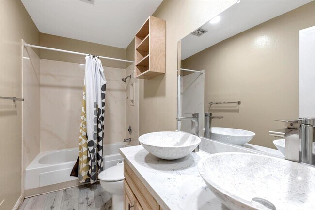 Building Photo - 40307 San Sebastian Pl