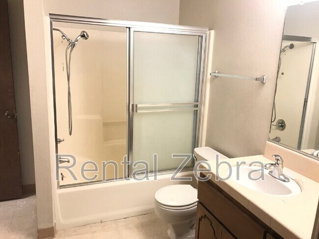 Building Photo - 3357 San Ramon Ct