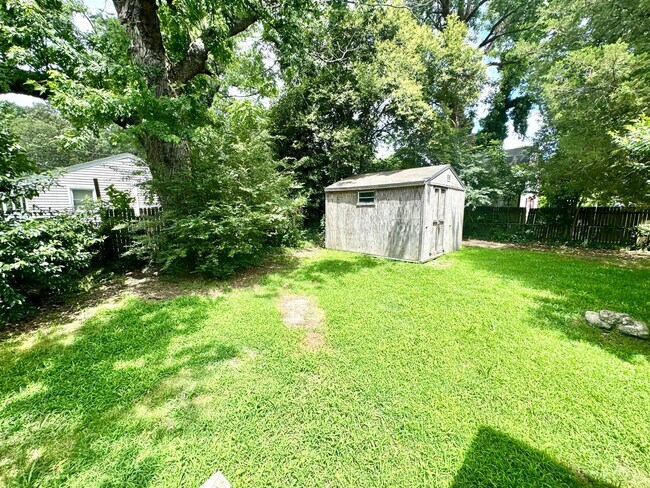 Building Photo - 3101 Hurley Ave