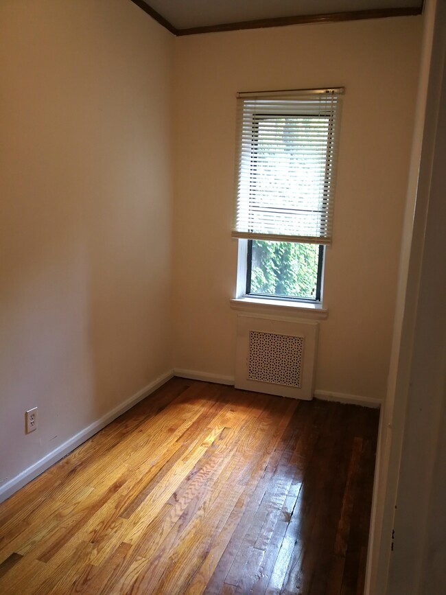 bedroom1 - 156 W 95th St