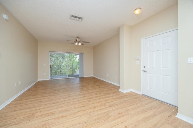 Building Photo - 550 Florida Club Blvd