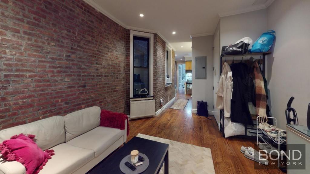 Building Photo - 450 W 50th St