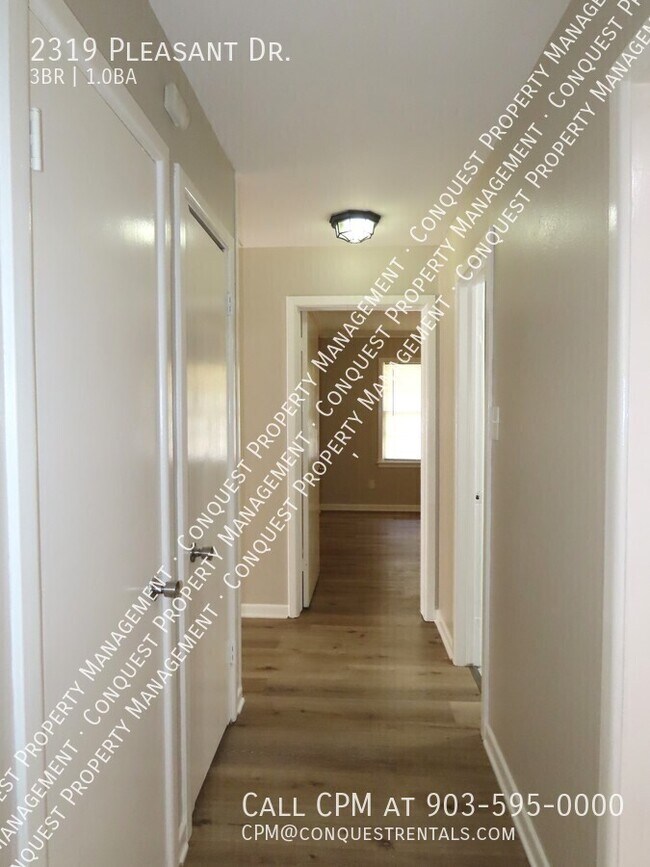 Building Photo - 2319 Pleasant Dr