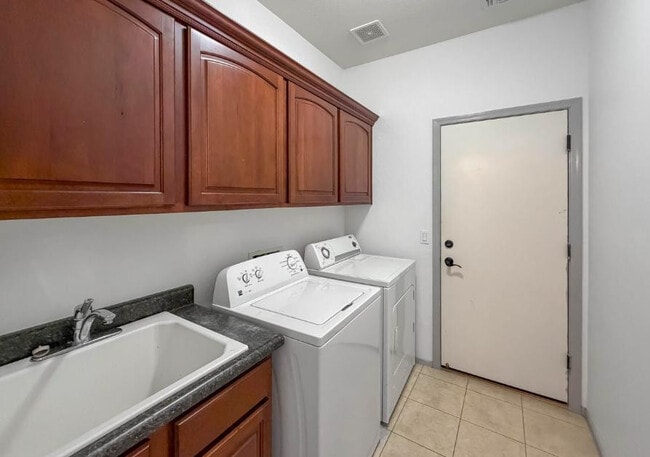 Building Photo - 7085 W Andrew Ln