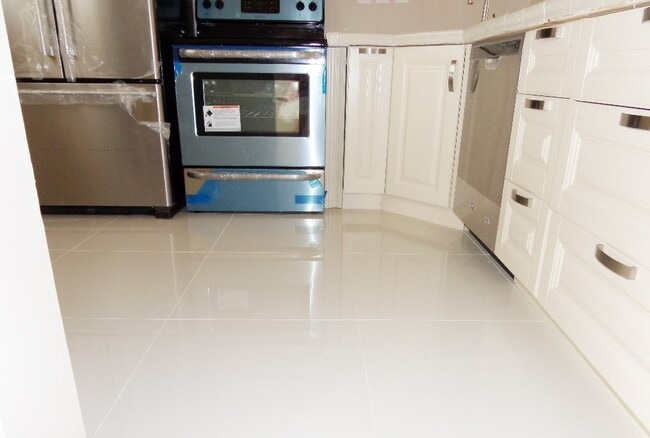 Building Photo - 6005 Del Lago Cir