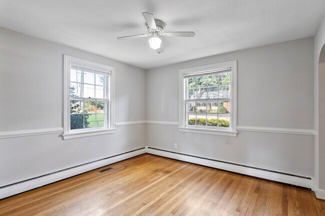 Building Photo - 2 BR, 1.5 BA, Basement, Granite Hills Area