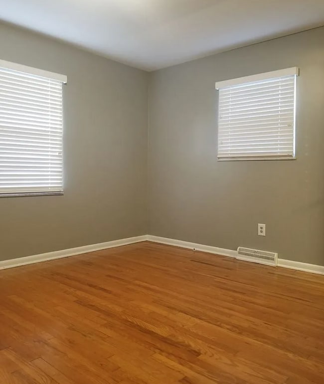 Building Photo - 324 Cumberland Dr