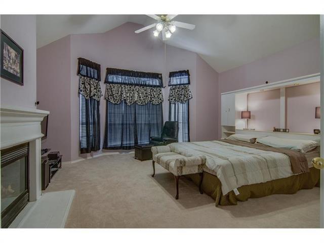 Building Photo - 3825 Cochran Dr