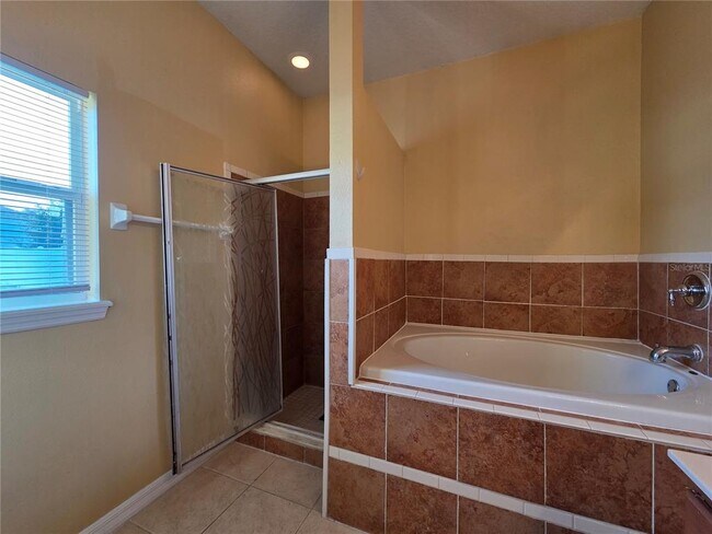 Building Photo - 313 Key Haven Dr