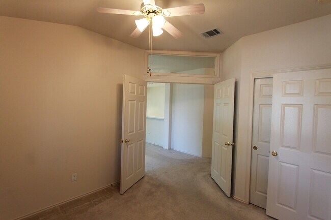 Building Photo - 3 Bedroom, 2 Bath Home in Cedar Park