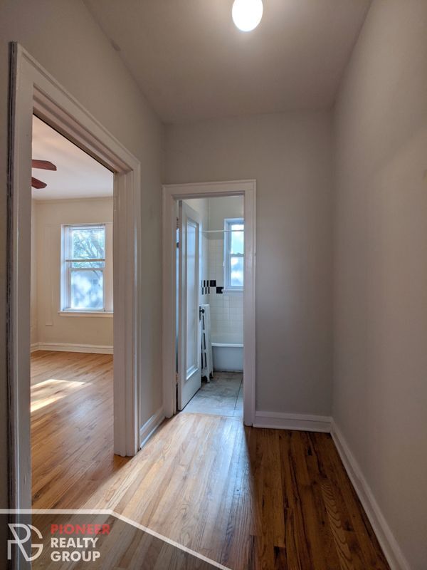 Building Photo - 2827 N Burling St