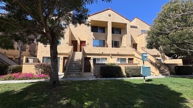 Building Photo - 1 Bedroom in Venetian Gated Community