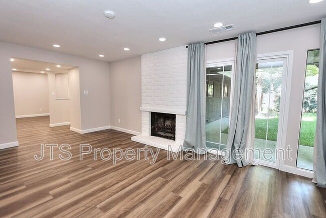 Building Photo - 3160 Watt Ave