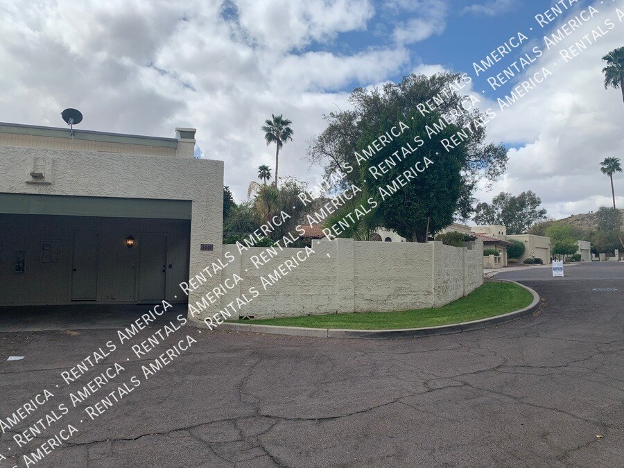 Building Photo - 8449 S 48th St