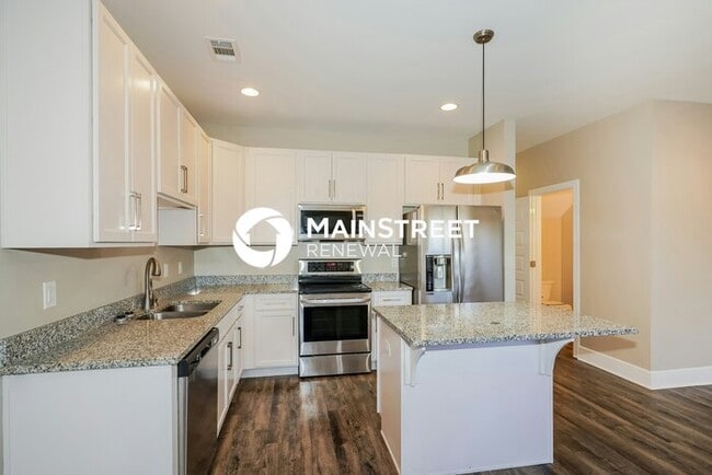 Building Photo - 3 Bedroom Pet-Friendly Home in Lebanon, TN with Main Street Renewal