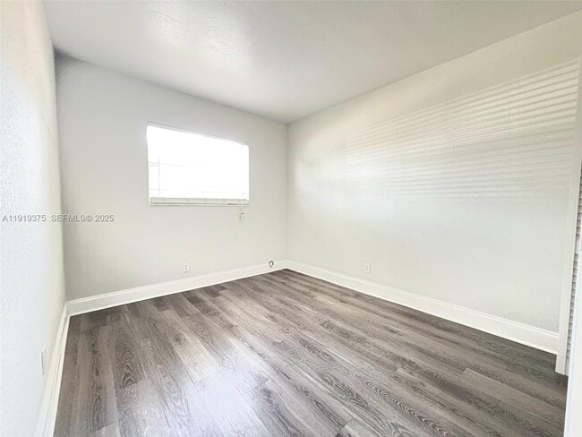 Building Photo - 101 NE 41st St