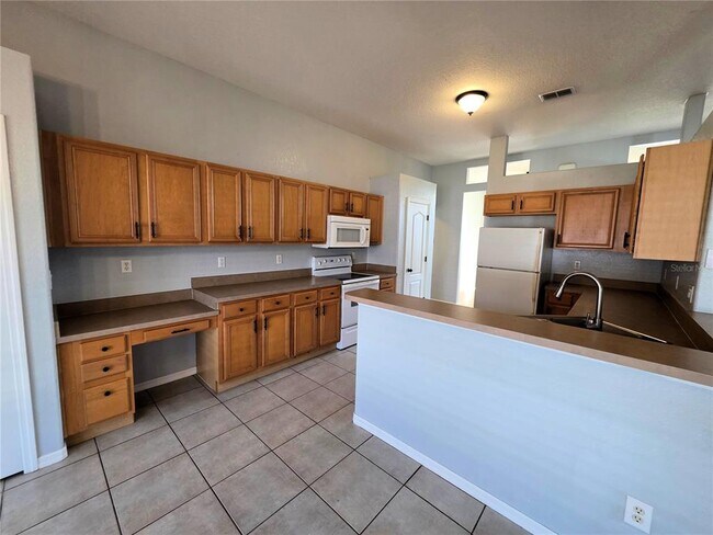 Building Photo - 736 Hurley Dr