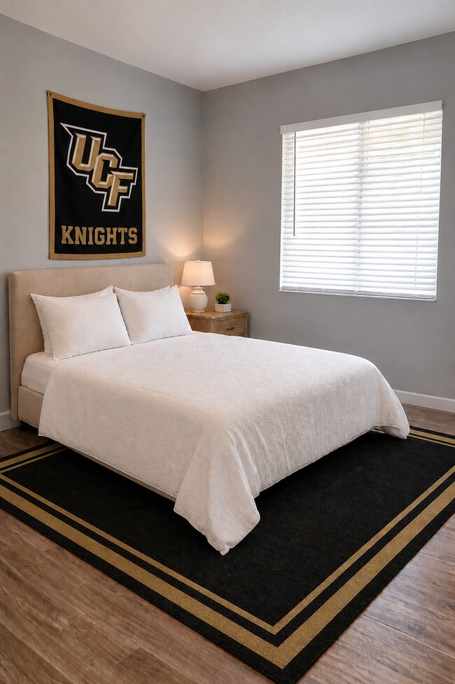 Building Photo - UCF Remodeled Duplex