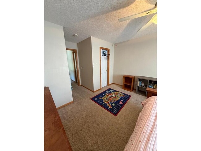 Building Photo - 8920 Pheasant Ln