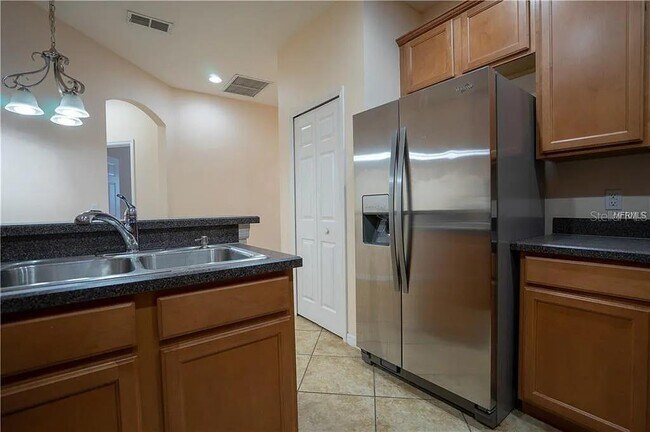 Building Photo - 1530 Travertine Terrace