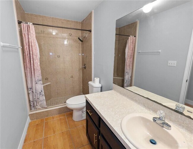 Building Photo - 30 N N Dakota St