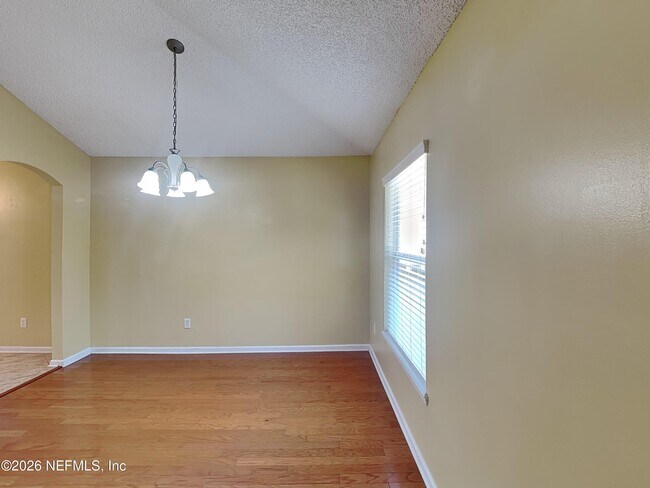 Building Photo - 801 MacKenzie Cir