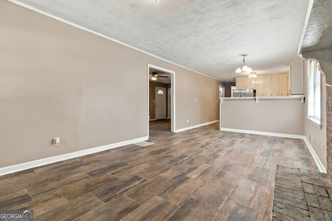 Building Photo - 9169 Lakeview Dr SW