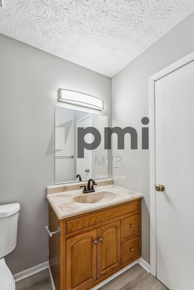 Building Photo - 3783 Petzinger Rd