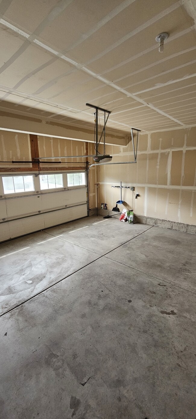 Building Photo - 11267 Crescent Oak Way
