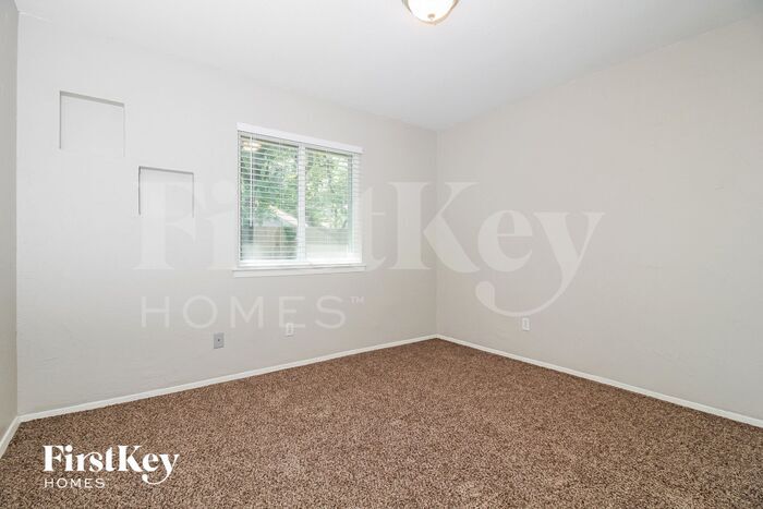 Building Photo - 405 Lone Oak Cir