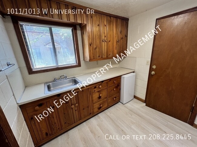Building Photo - 1011/1013 W University Dr-