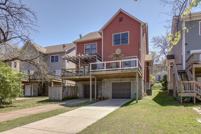 Building Photo - 3312B Elkins Ave
