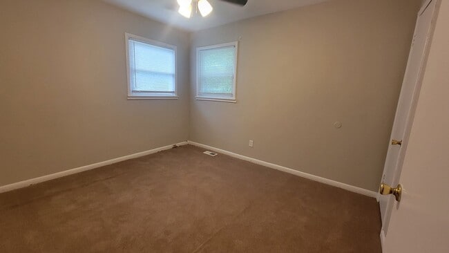 Building Photo - 10210 Browns Ct