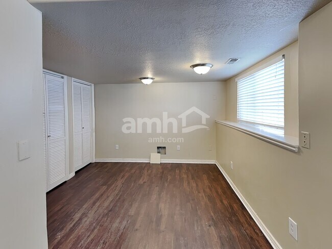 Building Photo - 1496 N 2150 W