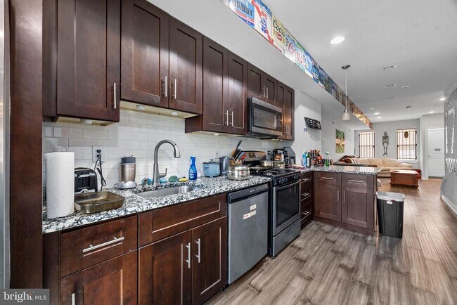 Building Photo - 1720 Arlington St