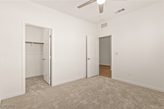 Building Photo - 478 Daphne Ter St
